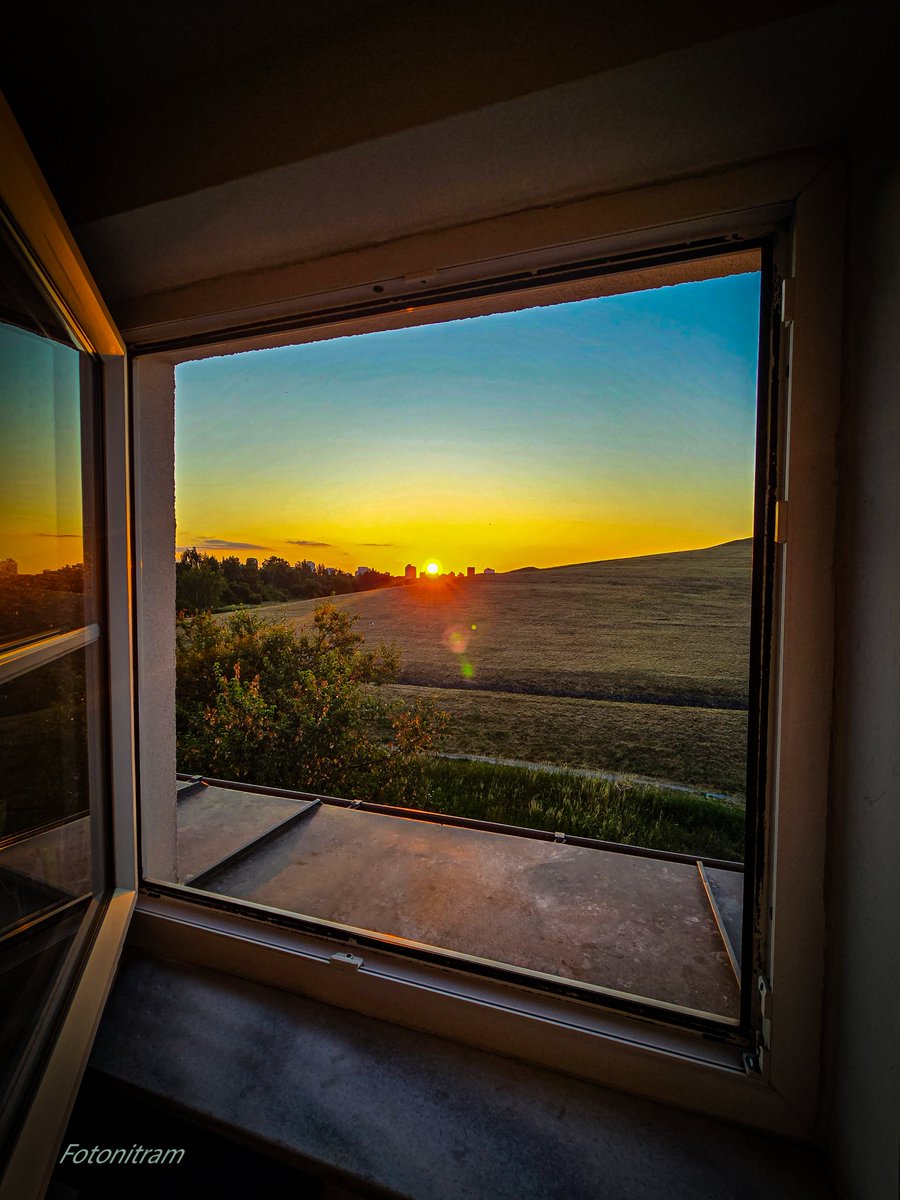 Guten Abend und auch wieder guten Nacht für heute, meine lieben Freunde, ich wünsche euch eine angenehme Nachtruhe, schlaft gut und habt schöne Träume, Gruß Nitram 😎🫶🍀🕊️✨💫🌛🦋🙋‍♂️💤