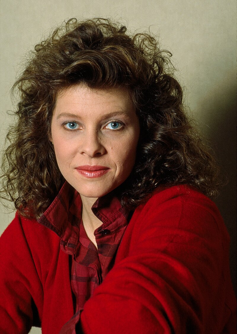 Horizonspte's tweet photo. #adayliketoday 1953 Beautiful #American former actress and painter #KateCapshaw was born in #FortWorth #Texas Famous for playing #WillieScott in #IndianaJones #TheTempleofDoom (1984). She married #StevenSpielberg #Entertainment #Women #English #LearnEnglish #Languages https://t.co/We9YgrSMJW