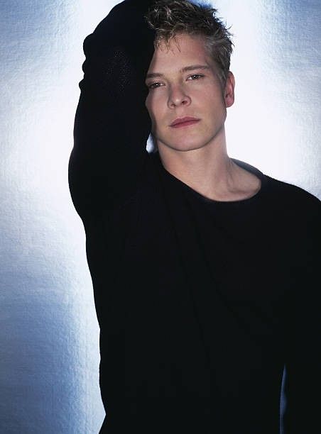 SIFASENTIRE's tweet image. she has found the most unbelievable pictures of @secundofIIio.

   interesting, even, she would say.
   actually... no. scandalous.