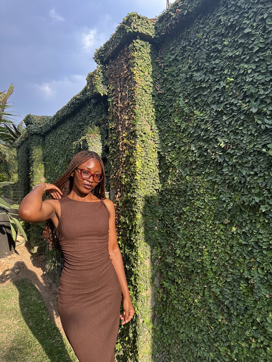 Just a girl in a dress🤎!