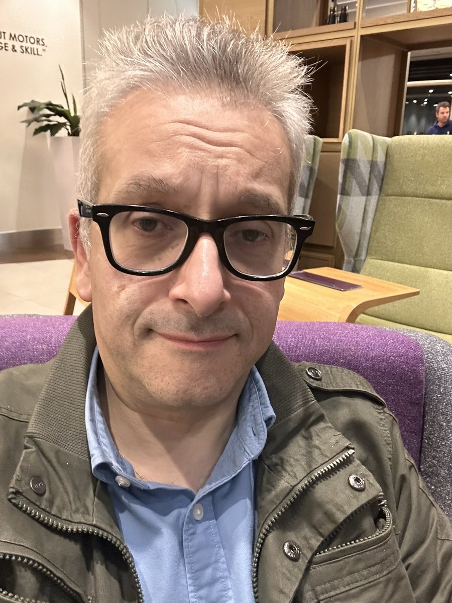 Heading off to #ISICAM tonight where I will join my Indonesian friends, deliver 4 lectures and do a live case- an exciting few days ahead

A rather tired looking <a href="/mmamas1973/">Mamas A. Mamas</a> 😜😜