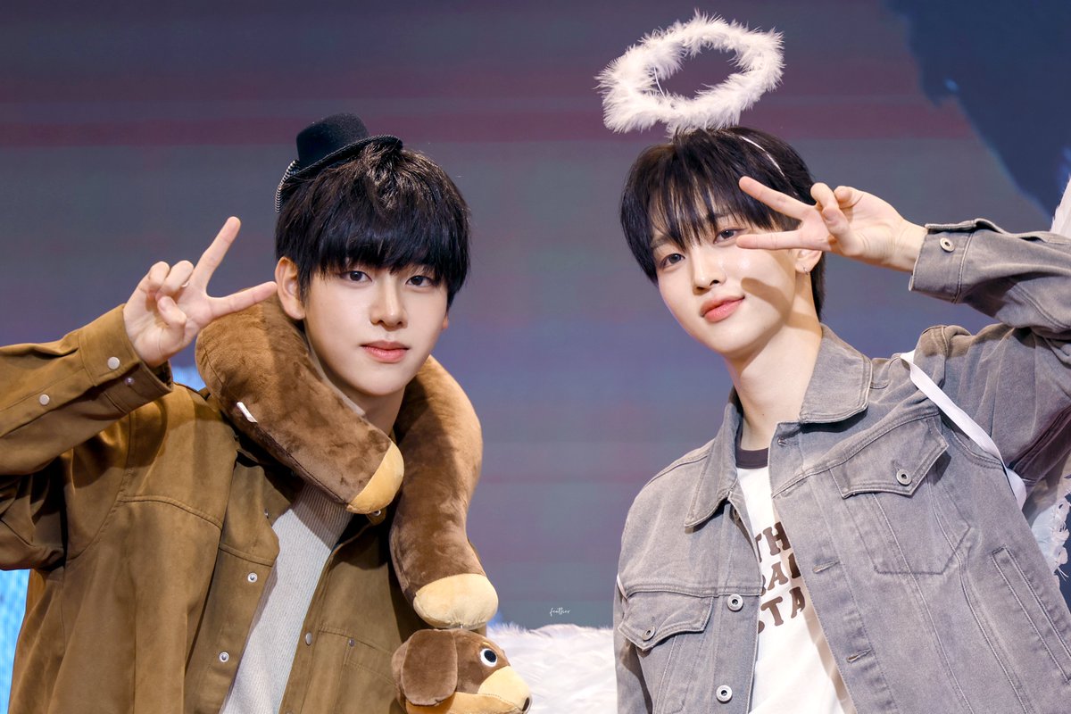 251018 상하이 포토회
✌️😀😄✌️

#드리핀 #DRIPPIN 
#김동윤 #KIMDONGYUN
#이협 #LEEHYEOP