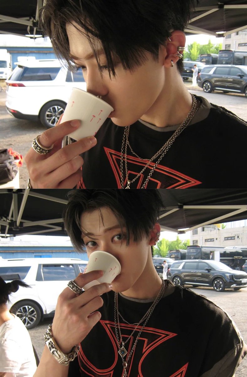 แล้วดูใส่จิวที่หูแจมินเท่มากๆเลย 😭