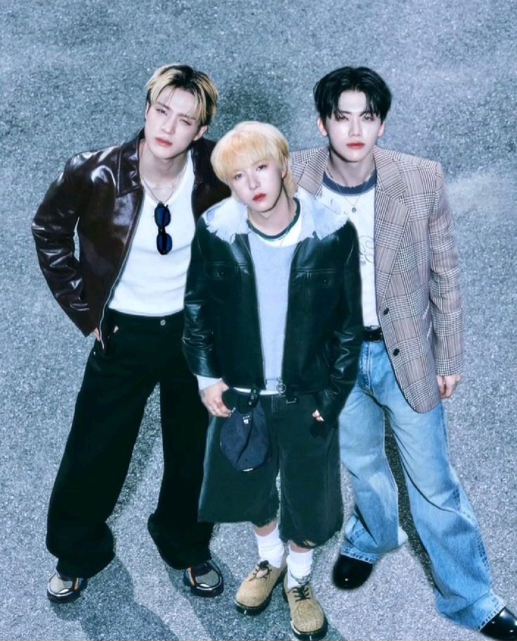 archiveofmaven's tweet image. [fic] A Game of Mafia

- norenmin, renmin focus
- mature (maybe explicit?)
- 14.3k over 3 chapters
- mafia game au, violence, &quot;character death&quot;, love and friendship

archiveofourown.org/works/69942071…