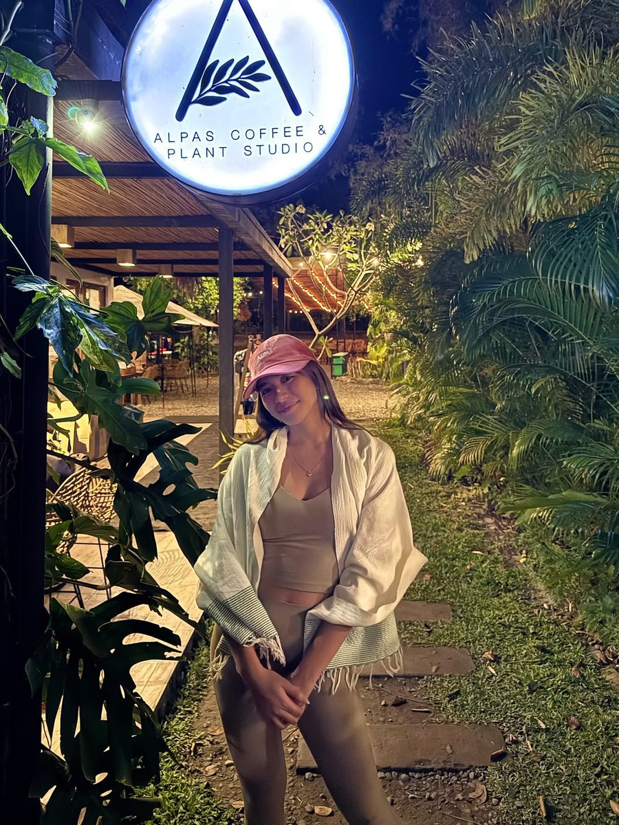 Luckkyyyyy_'s tweet photo. superr prettyy😩 ✨🌿 @bini_aiah 

#BINI #ALPASlaUnion https://t.co/xncrvPvRJf