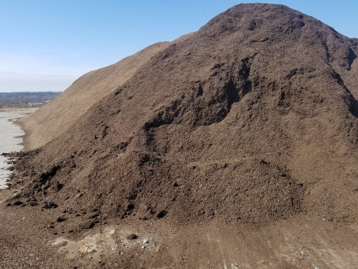 Compost is available for purchase by appointment Mondays through Saturdays year-round.

The fee is $20 (+tax) per cubic yard, with a minimum of 1 cubic yard per purchase.  A loader will be on site to assist while supplies last. 

como.gov/contacts/compo…