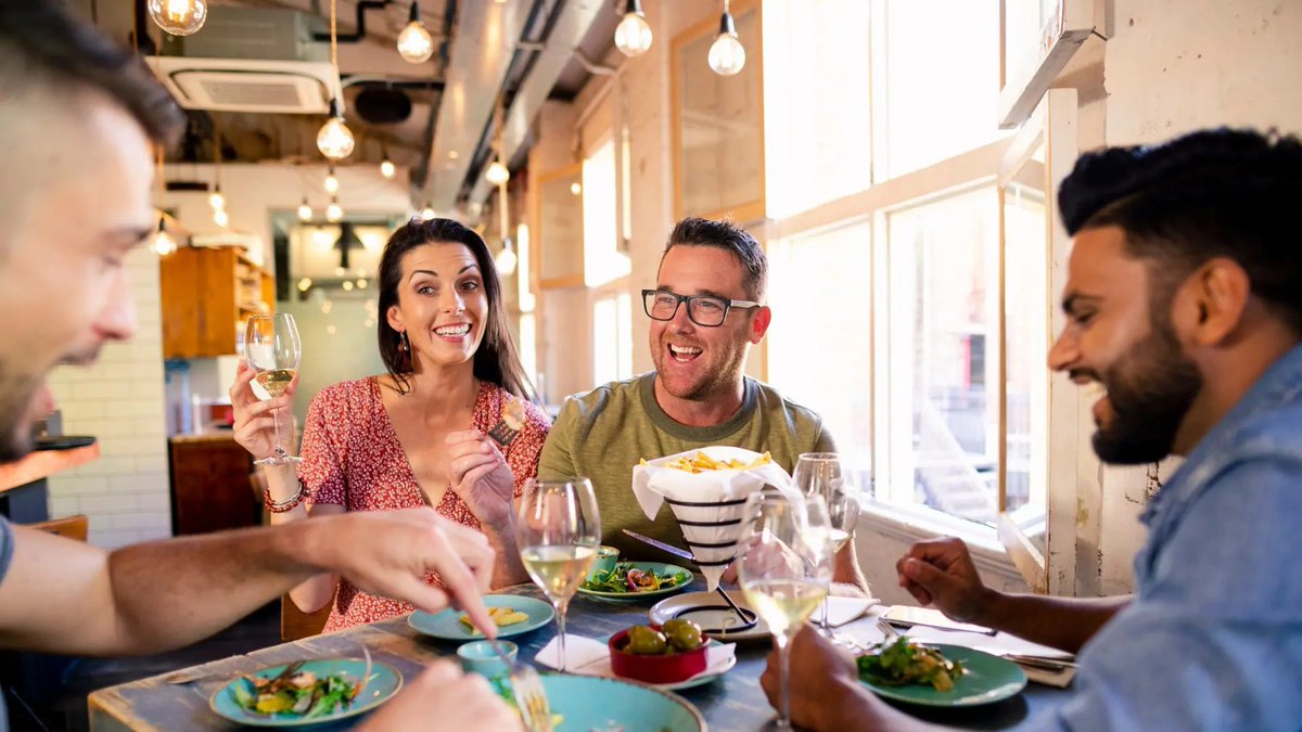 FoodInstitute's tweet image. Thanksgiving 2025 is all about quality, value &amp;amp; connection.

Consumers are shopping early, leaning on private labels, and focusing on meaningful moments over big spreads.

The trend: Less stress, more substance.

Article- foodinstitute.com/focus/thanksgi…

#FoodTrends #ConsumerBehavior