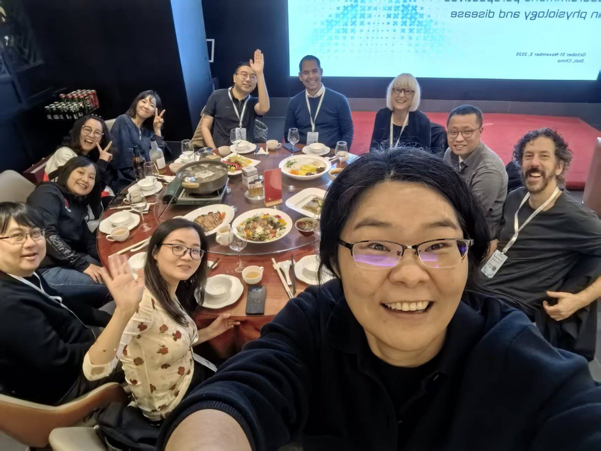 DanyangWestlake's tweet photo. Fantastic end to the #XplorerNeuroimmuneSymposium!

So proud of my students Yangning and Chen for their poster prize! 🏆

Massive thanks to @Qi_Tsinghua  @CWu2009 @CChu_89 for such an amazing event! https://t.co/DqST32FhW2