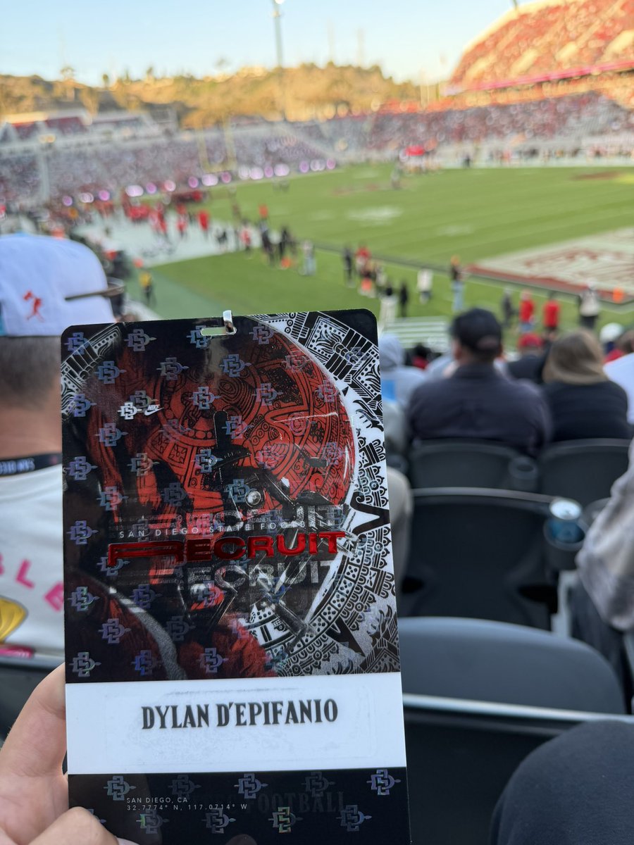 Had a great time at the SDSU game this weekend! Thank you to <a href="/TheHC_CoachLew/">🔴 Sean Lewis ⚫️</a> <a href="/CoachMattyJ/">Matty J 🏹</a> <a href="/Tana_Vea/">Tana J. Vea</a> <a href="/SeanDillonSDSU/">Sean Dillon</a> <a href="/AztecFB/">San Diego State Football</a>