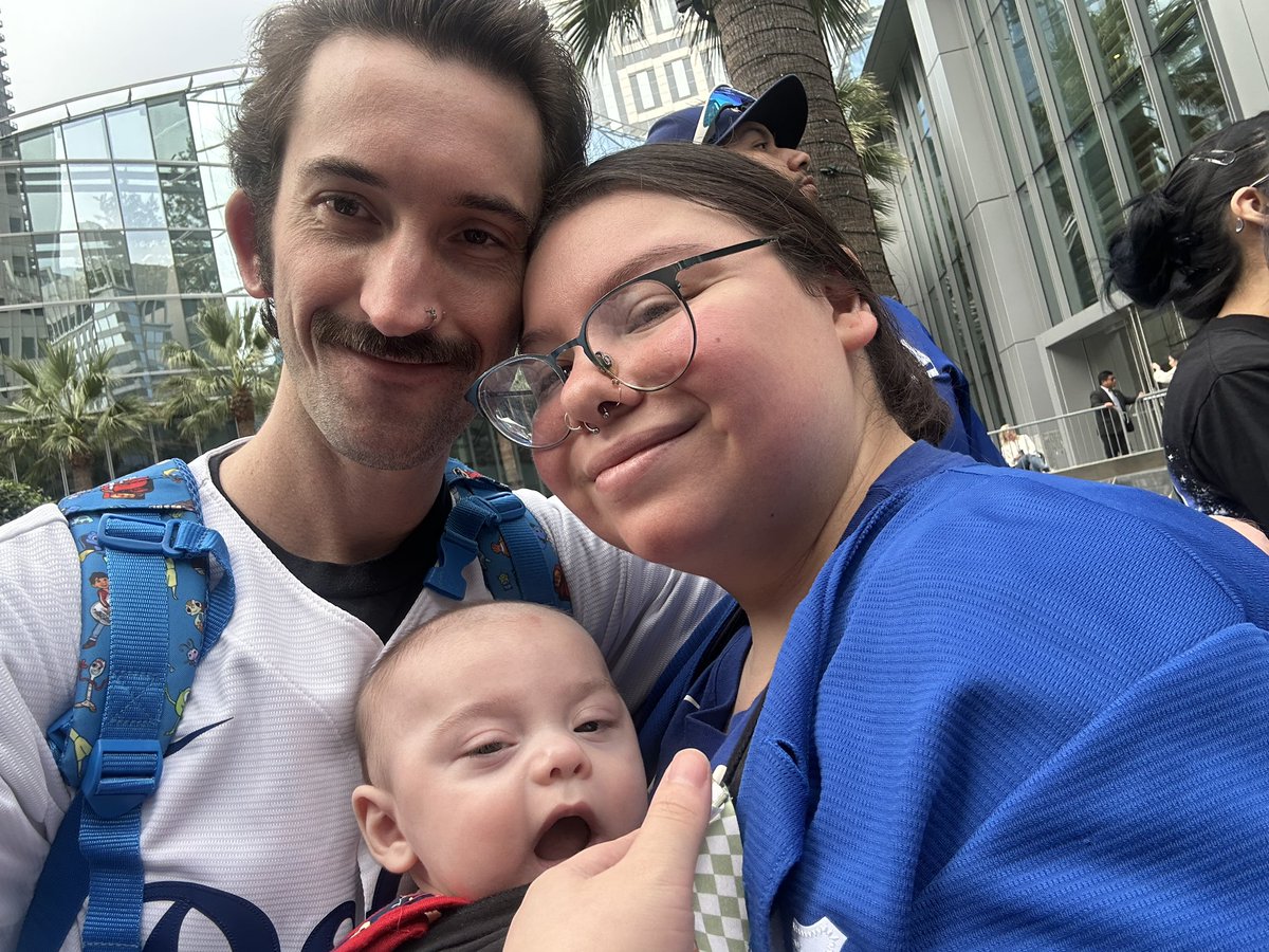 _Justine_Taylor's tweet photo. Someone’s first Dodgers championship parade 🥹💙 https://t.co/o1xUwvlW0F