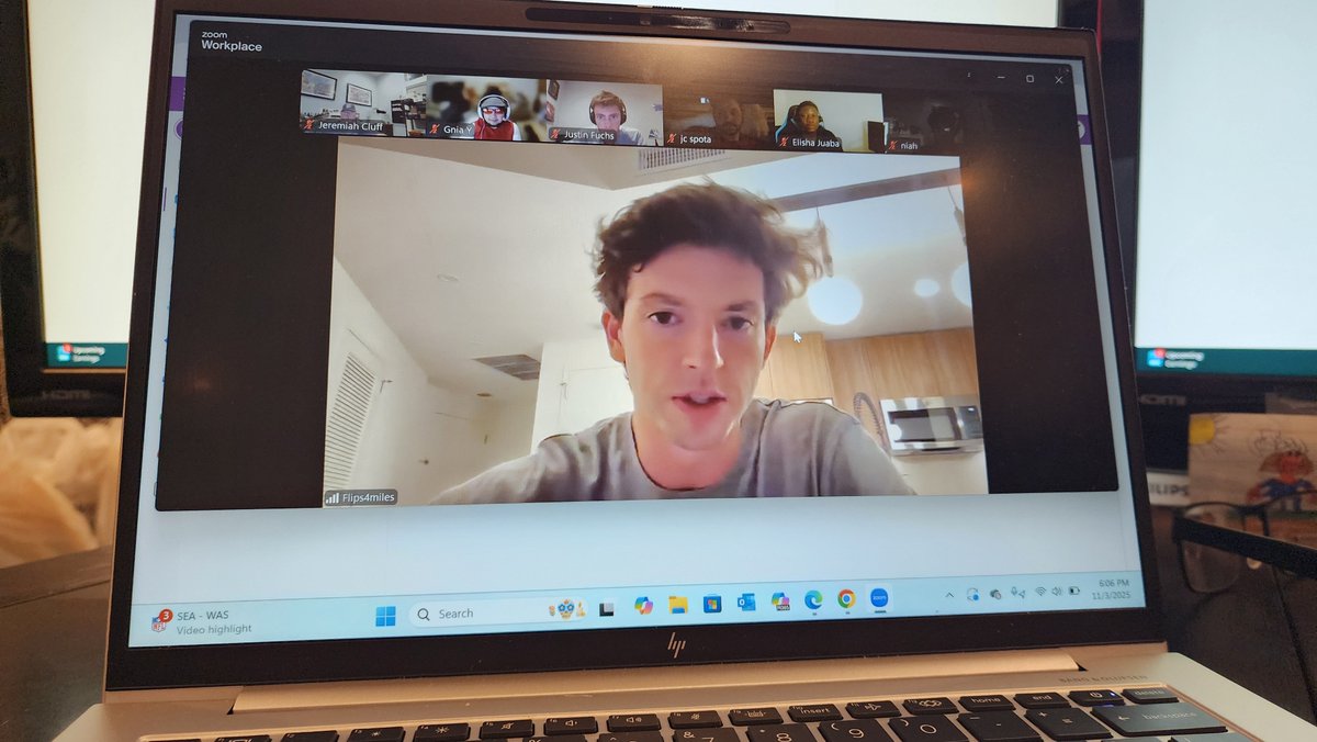 miah4square's tweet image. Who's learning and sourcing with @flips4miles tonight?

@BuyboxTommyNYC 
@FBAces