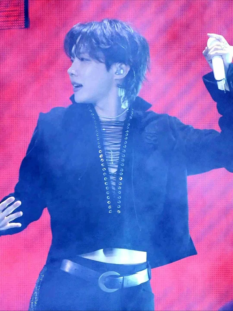 SherryLuvsBTS_2's tweet photo. I’m voting #JHOPE for #2025MAMAVOTE https://t.co/TfVO6rsDEb