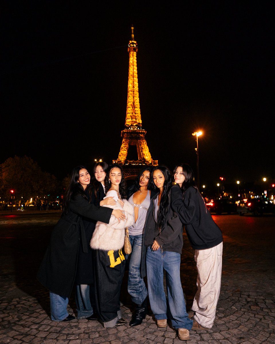 me crying 😿😿😿😿