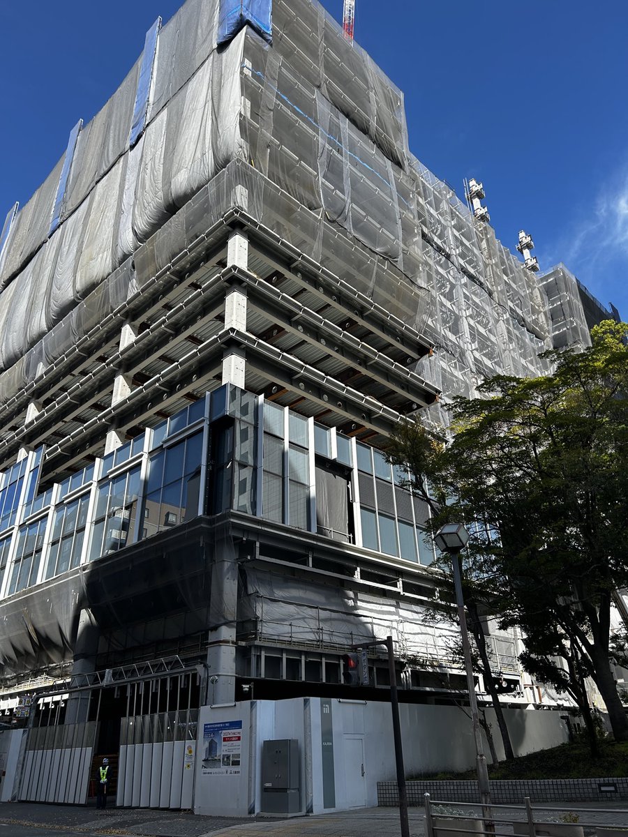 Nippon_desu's tweet photo. これは鉄骨の建物？ https://t.co/9Kxt4IqErN