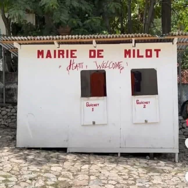 dave__positif's tweet image. Ti pèp sa wè wi mesye,lè m pantan sou imaj la m panse son boutik wi antouka...