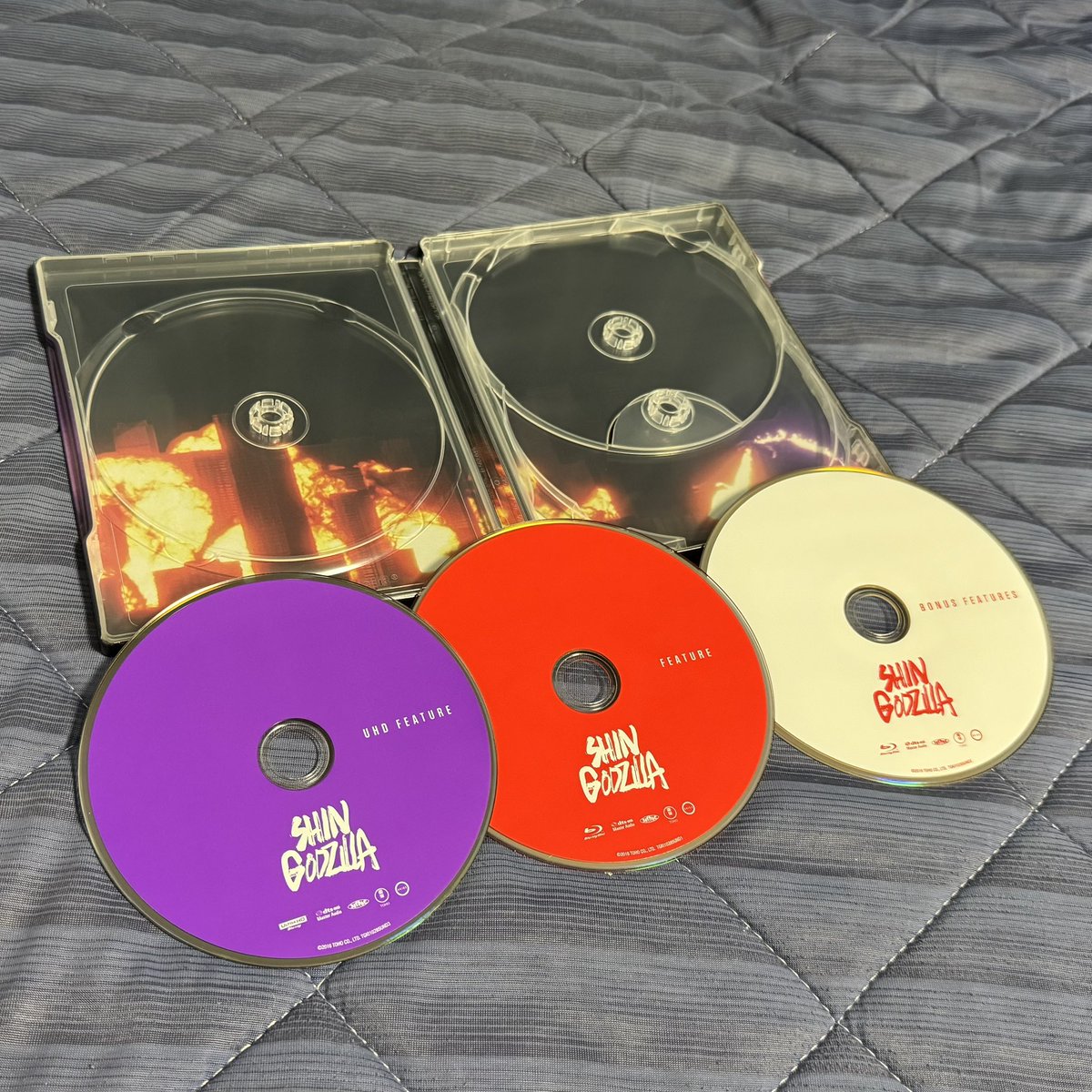 ❤新Win10❤ルビーレッド色❤LIFEBOOK❤カメラ搭載❤テンキ❢大容量❢