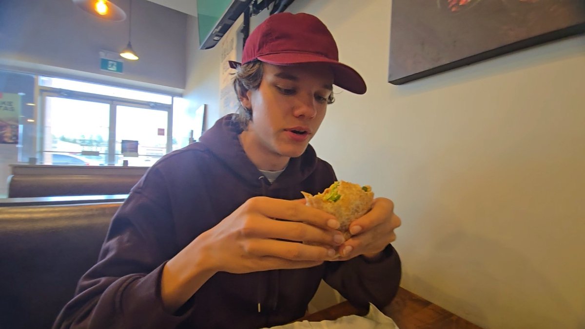 LucasJams__'s tweet photo. LucasJ stuns in new photos from burrito store ๐ฅ
#jpgtwt #lucasjtwt #lucastwt #lucasjpgtwt #oberutwt https://t.co/gI9kfs3E6C