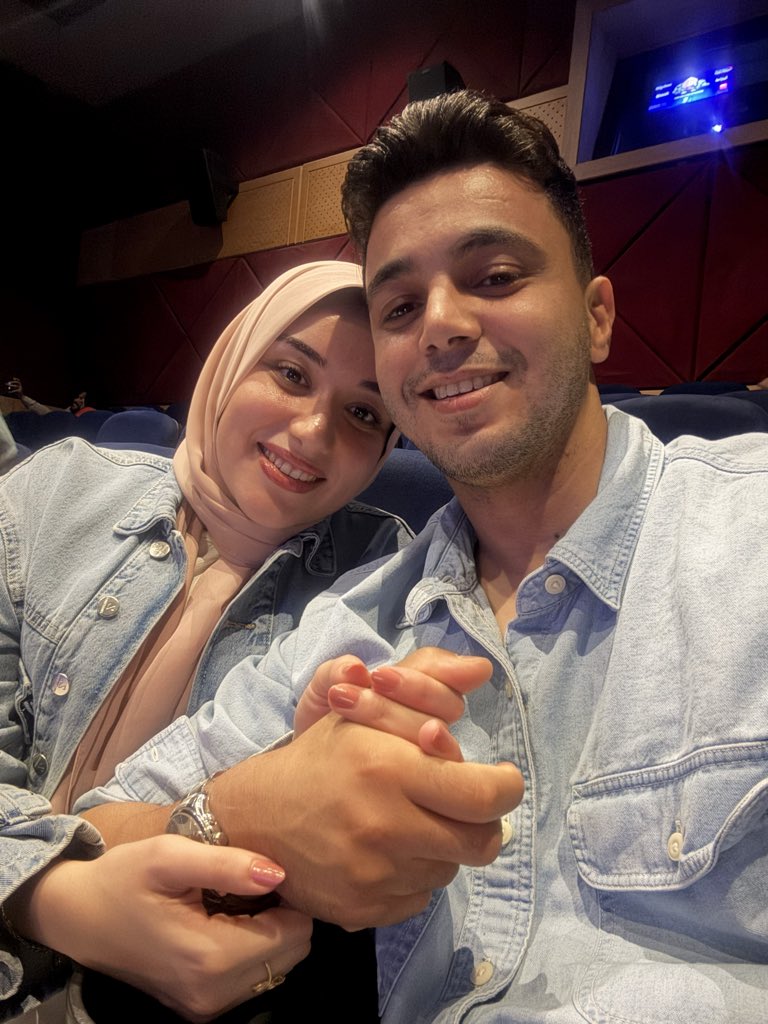 ياريتك جتلي من بدري ..
ياريت يكمل معاك عمري 🕊️🤍
<a href="/Mouabdelhalim/">Moustafa Abdelhalim</a>