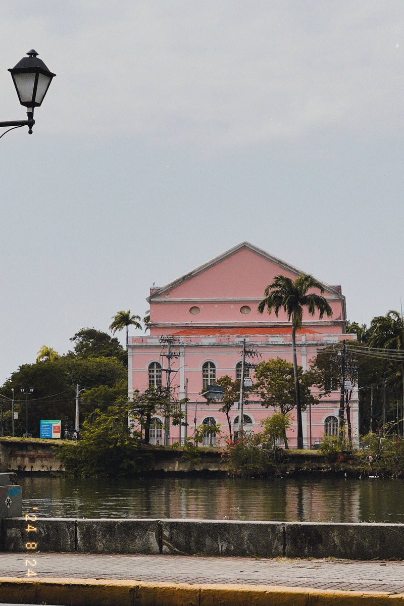 mariilustra's tweet image. Pra mim quem fala mal de Recife é pq é invejoso.