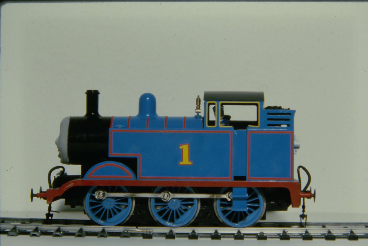 Yall should join this modeling server! 👀

discord.gg/pHnjDGBVvD
(pic for attention)