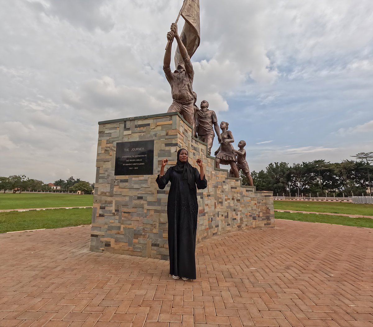 Today, on my way for farm visits in Nansana–Bujjuko, we passed by the NUP HQ just after #BobiWine had left for the Butambala &amp; Gomba rallies.The traffic was insane, but the energy?
There’s something about Bobi Wine—a force that moves hearts, #كاريزما76  #MomentsThatMoveUs