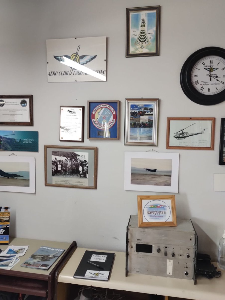 Colocación del cuadro de la Virgen de Loreto, patrona de los aviadores