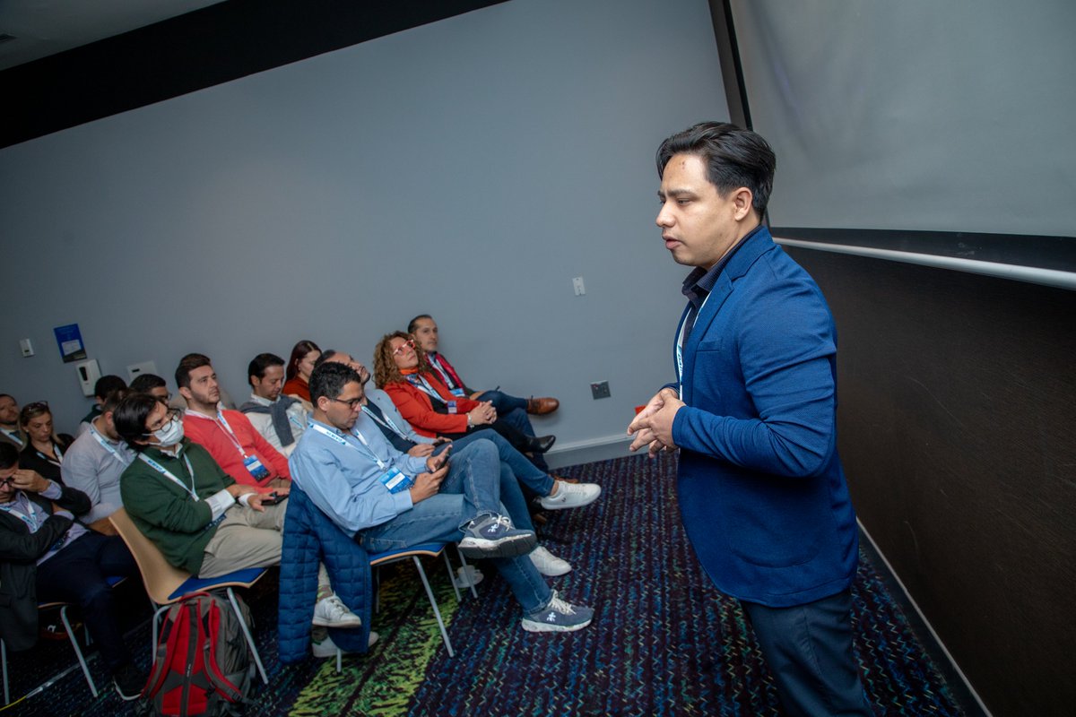 _treyee's tweet photo. Teníamos espacio para 20 personas.

Llegaron 33.

Así fue nuestro primer evento en Bogotá como Patrocinador Oro de PropTech LATAM en #REMTechLatam2025 🇨🇴

Un hilo sobre el futuro de la IA en PropTech 👇 https://t.co/PYafRwwHBh