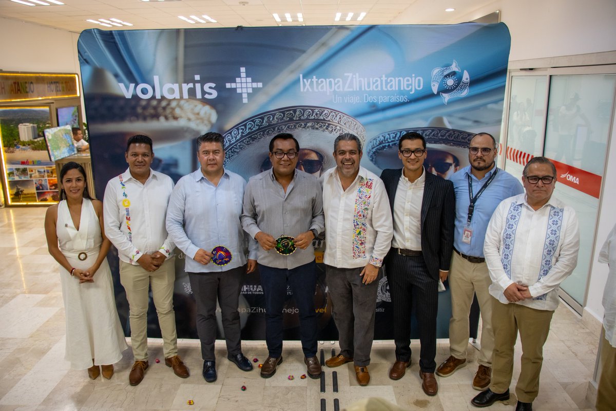 ¡Bienvenida Guadalajara!
Recibimos con entusiasmo la nueva conexión aérea con Volaris, disponible los lunes, miércoles, viernes y domingo.

El vuelo inaugural fue recibido en el Aeropuerto Internacional de Ixtapa Zihuatanejo con mariachi, mezcal y un corte de listón. 🌊🎶