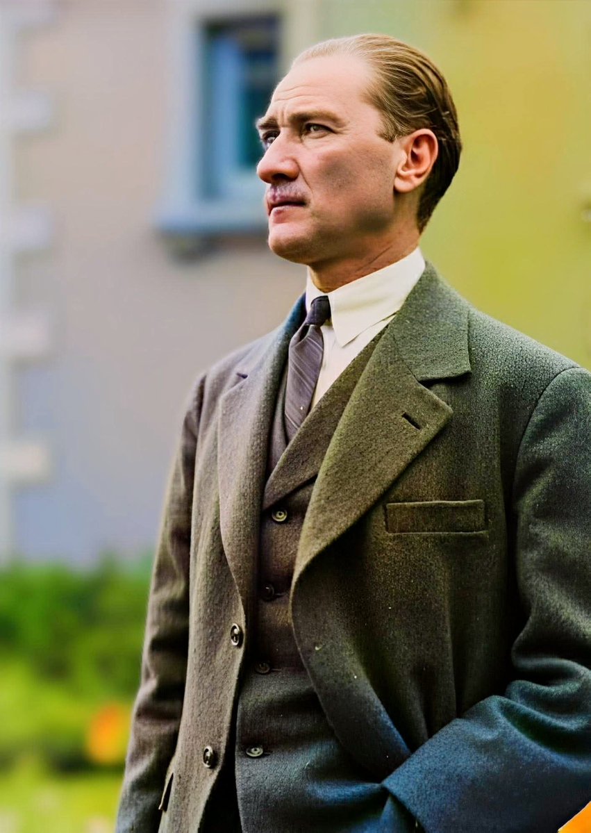 srcasrc43's tweet image. Mustafa Kemal Atatürk (1881-1938) 
TÜRKİYE CUMHURİYETİ&apos;NİN KURUCUSU VE İLK CUMHURBAŞKANI