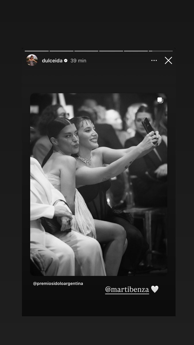 Dulceida subiendo una foto con marti benza hoy la queda da mi YouTuber ❤️