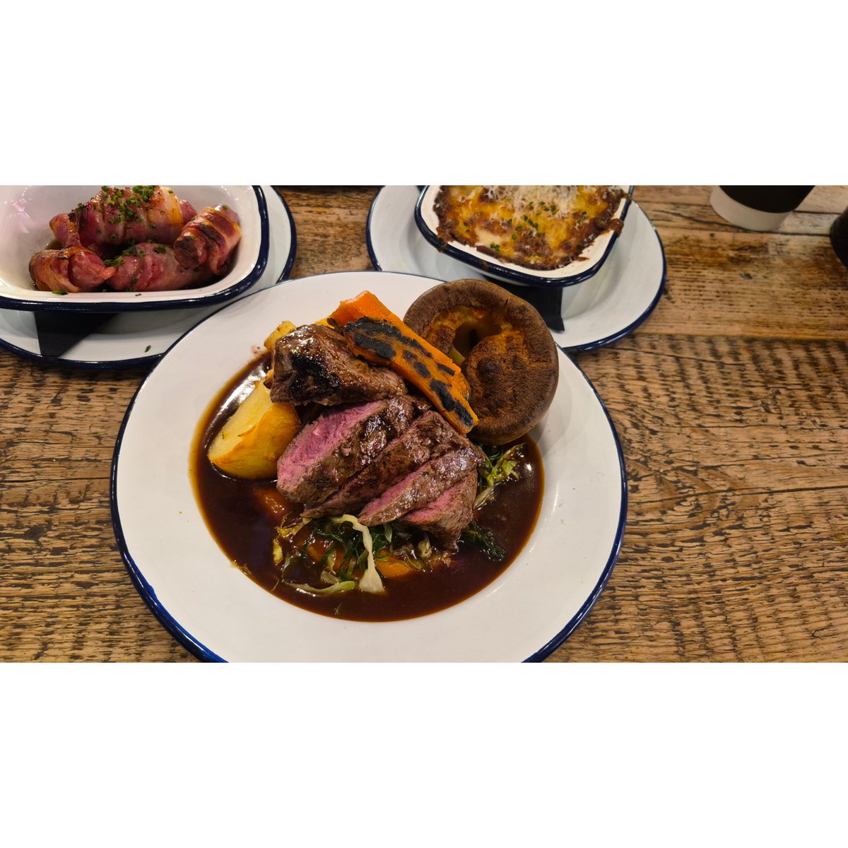 Juki_W's tweet image. La Bistroteca Sunday Roast 🥩🥕

Julaayy.blogspot.com/2025/11/la-bis…

#blog #blogger #fblog #fblogger #liverpool #liverpoolblog #liverpoolblogger #LaBistroteca #LaBistrotecaLiverpool #balticmarket #Roast #roastdinner #sundayroast #food #review #churros #Pistachiochurros #churrocherreria