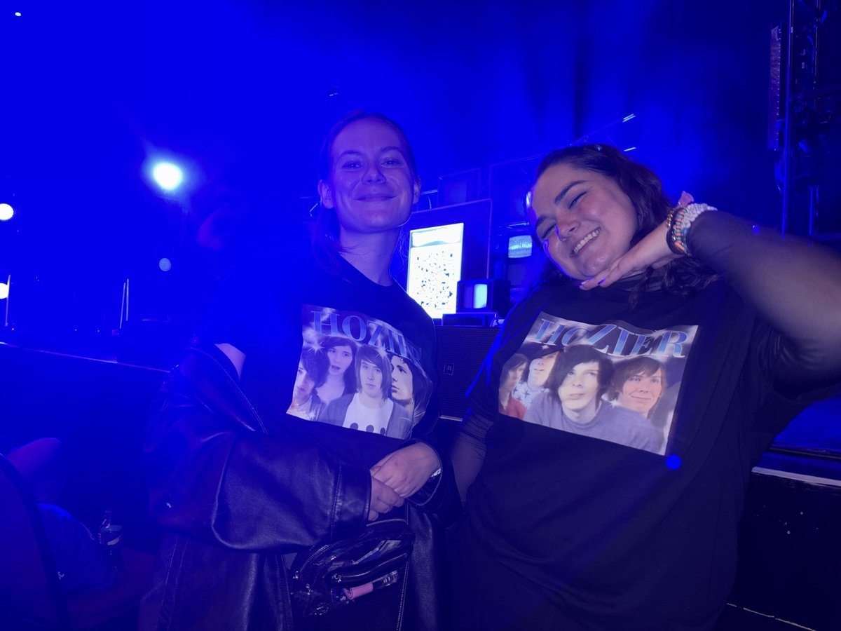 pepperpastry's tweet photo. oh my god one year since the show that my non-phannie chronic concert-goer friend said was the best live show experience of her life (also one year since getting very lost in lower wacker) https://t.co/Jevmyo67XK