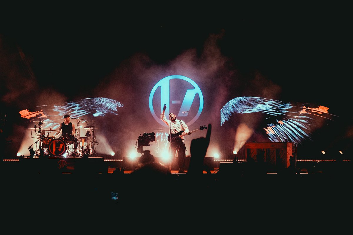 brendans127's tweet image. Including all of clancy tour last year, I never got a shot I always wanted to include the wings with Tyler in the middle because he moves away from it so fast. One of my fav quick moments and finally got it in birmingham🥲
