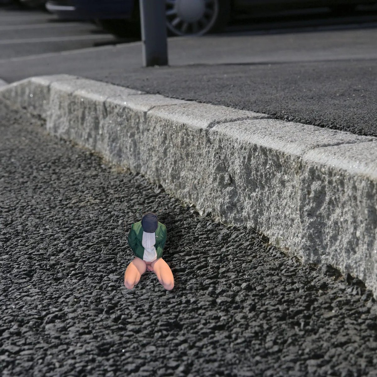 gixnt_de's tweet image. What would you do if you found me like that?
👀

#tiny #schrunken #micro #macrophilie #small #giant #giantman #giantboy #size #sizetwitter