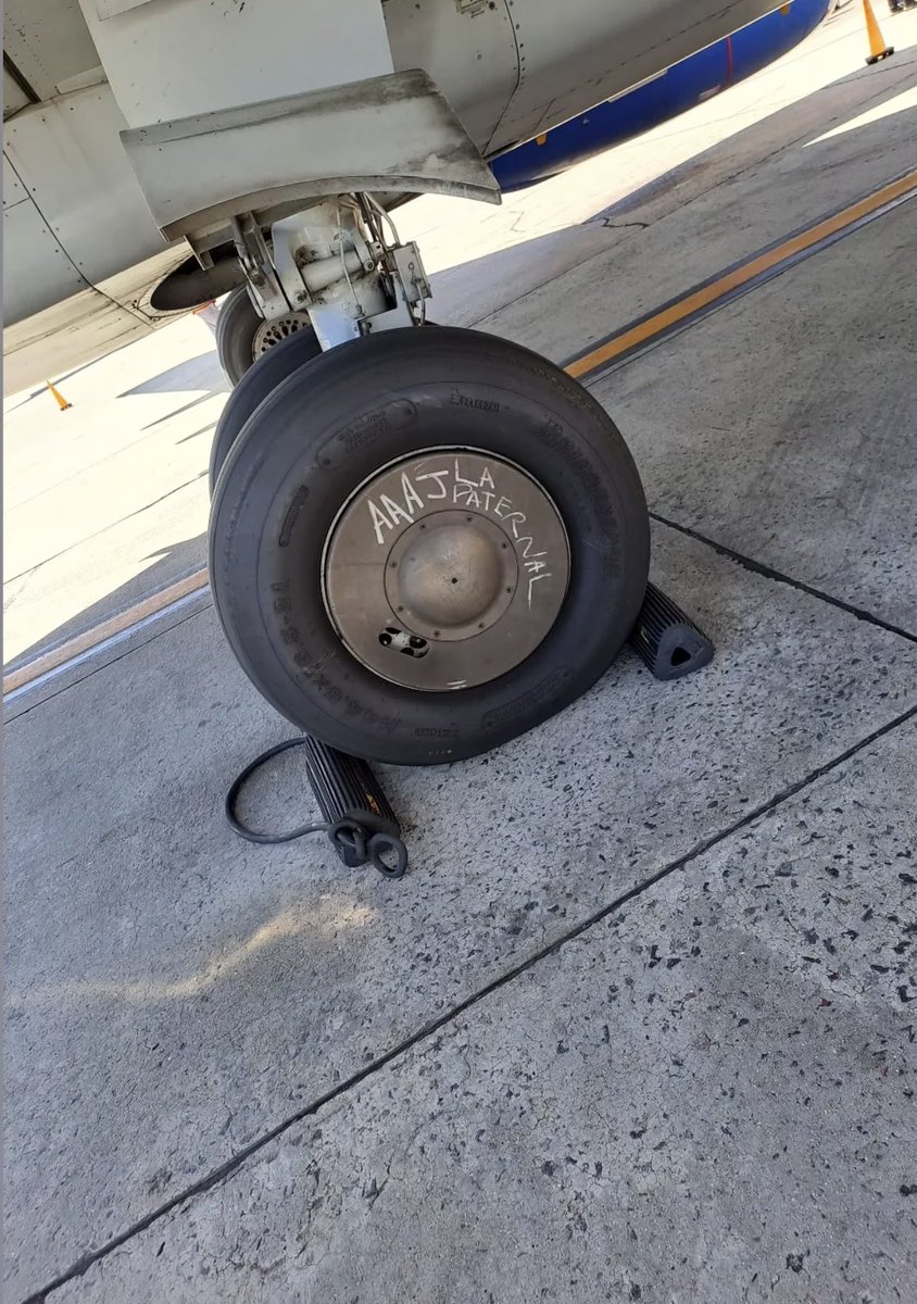 Tiki Tiki mata bidón tweet media