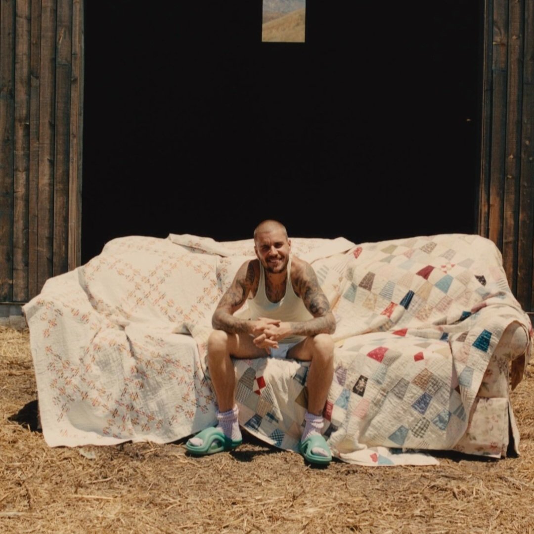 Justin Bieber’s “DAISIES” and “YUKON” are now certified Gold (400k) and Silver (200k) in the UK, respectively.