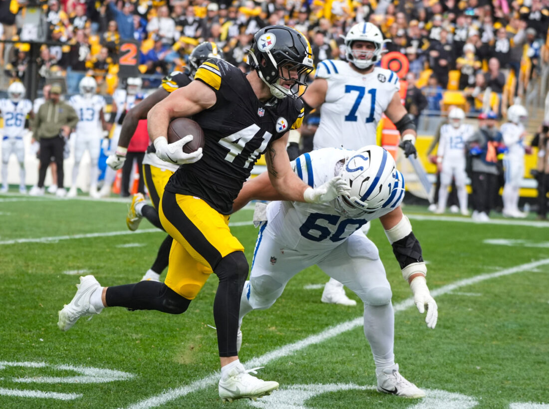 Stock Up Stock Down #Steelers Week 9:

Stock Up:
Troy Fautanu📈
Joey Porter Jr📈
Jalen Ramsey📈
Kyle Dugger📈
Payton Wilson📈
Pittsburgh's Defensive Line📈

Stock Down:
Roman Wilson📉
DK Metcalf📉

The Steelers had a simplified defensive game plan and executed it, forcing SIX