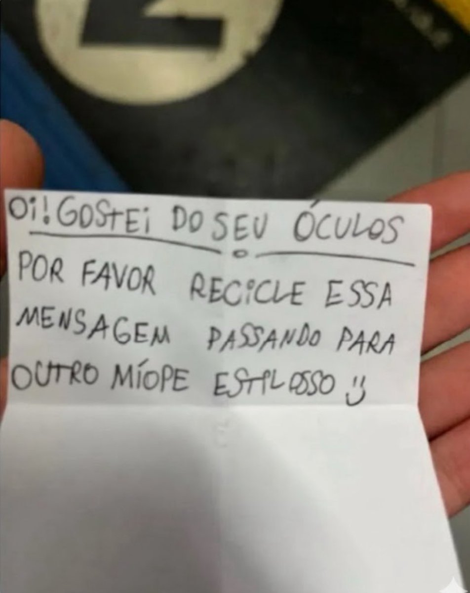 Marcelo_rg's tweet photo. moço me parou no metrô e me deu isso mds @uigafas se não fosse por vc... 🥹 https://t.co/qUizdvKFVi