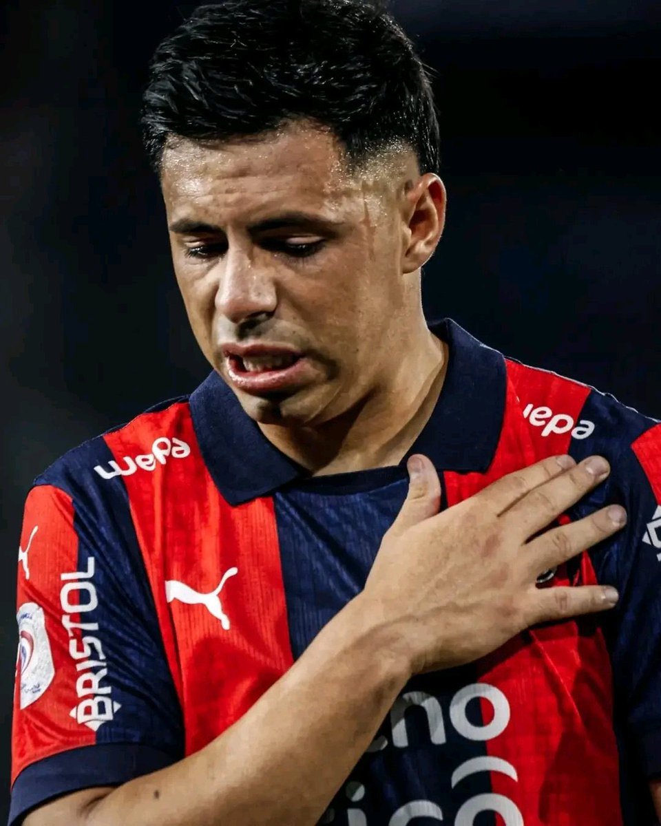 Danymacica's tweet photo. GRACIAS Blas por tu entrega y compromiso! 
Dejar todo en la cancha pudo más que ese dolor en el hombro!
Ojalá se llegue al objetivo!
💪🏻🔵🔴🇵🇾 https://t.co/s74gYLKbnp