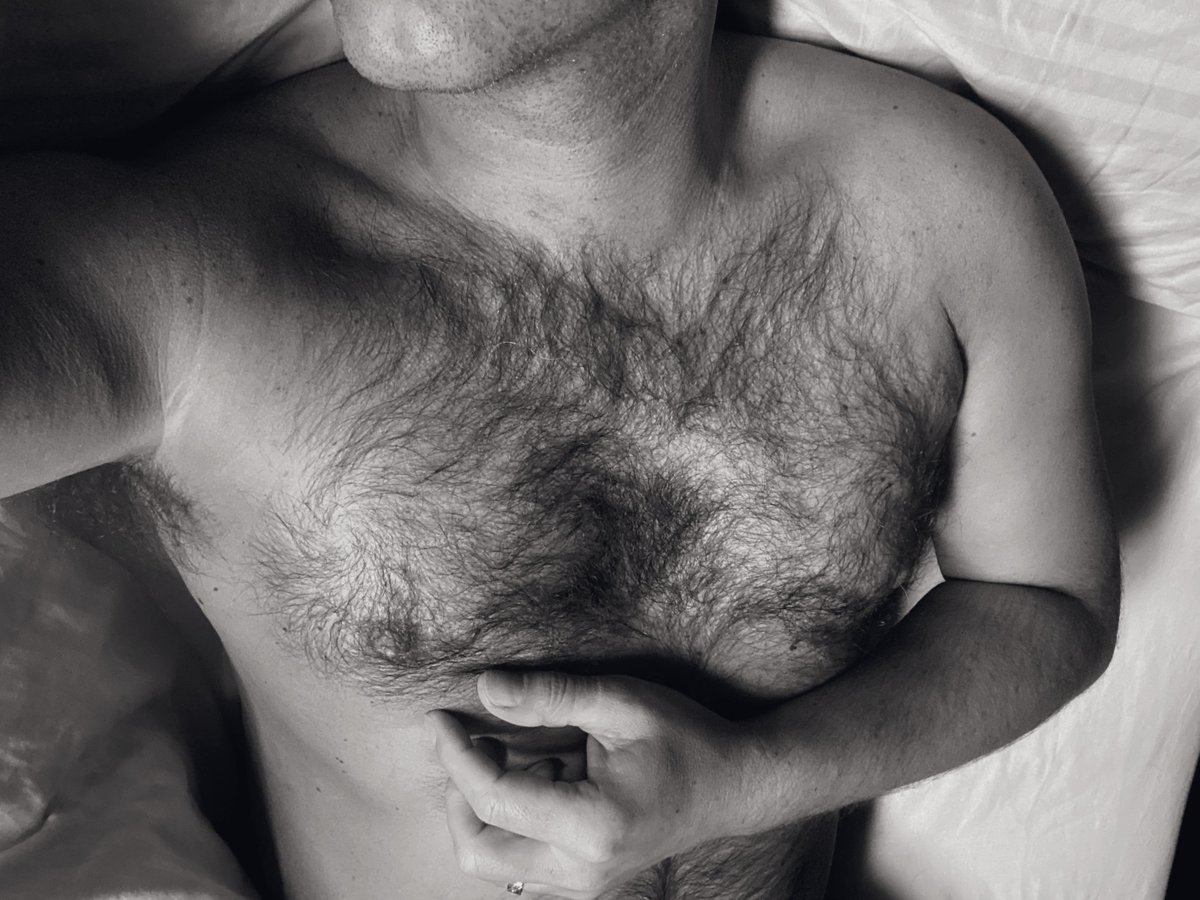 Mono Monday.. 🦦 📸 
#MCM #monochromemonday