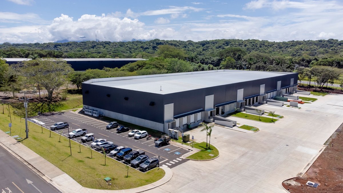 PIASA_CR_PTY's tweet image. Felicitamos a Parque Empresarial La Ceiba por su nueva obra. El parque sigue creciendo, sumando 7200 m2 con la nave Multitenant. 
Es un orgullo que este proyecto forme parte de nuestra trayectoria #somospiasa