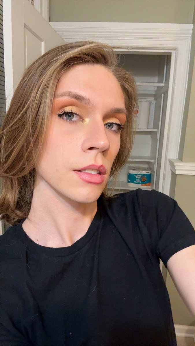 I love whore and gay boy (@hgfyjvfdfyhfsrf) / Posts / X