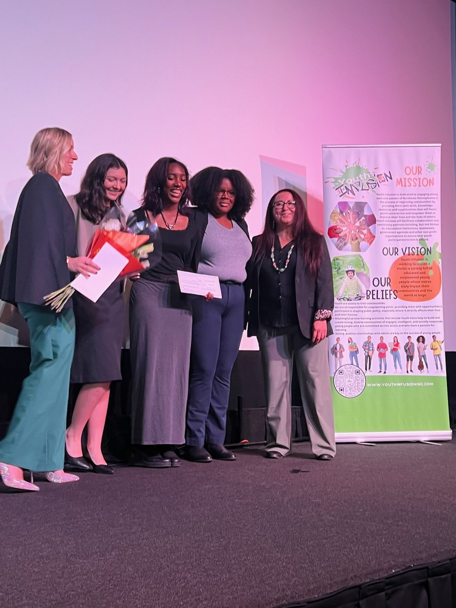 ElikaAlmeida's tweet photo. Youth Leadership Advisory Board (YLAB) Student Ambassadors showed up as leaders at the Audacity to Speak Summit interviewing speakers, engaging the audience, and representing @YouthInfusion with confidence and purpose. Their voices truly are their superpower. #YouthVoice https://t.co/tP7ub2vprp