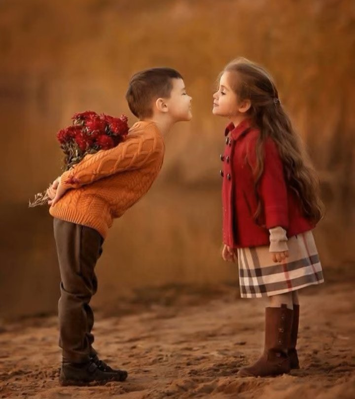 .
كان  حبه اكبر من العمر اللى عشته معاه
اكبر من اى كلام قلناه .
حب ولد من صدق نادر.
 وعاش فى قلب
لم يعرف الخيانه يوماً
حب عميق خاض فى الاعماق حتي صار 
جزءاً من الروح
كان صادقاً كالشمس واضحاً كالنور.. 🌱
.