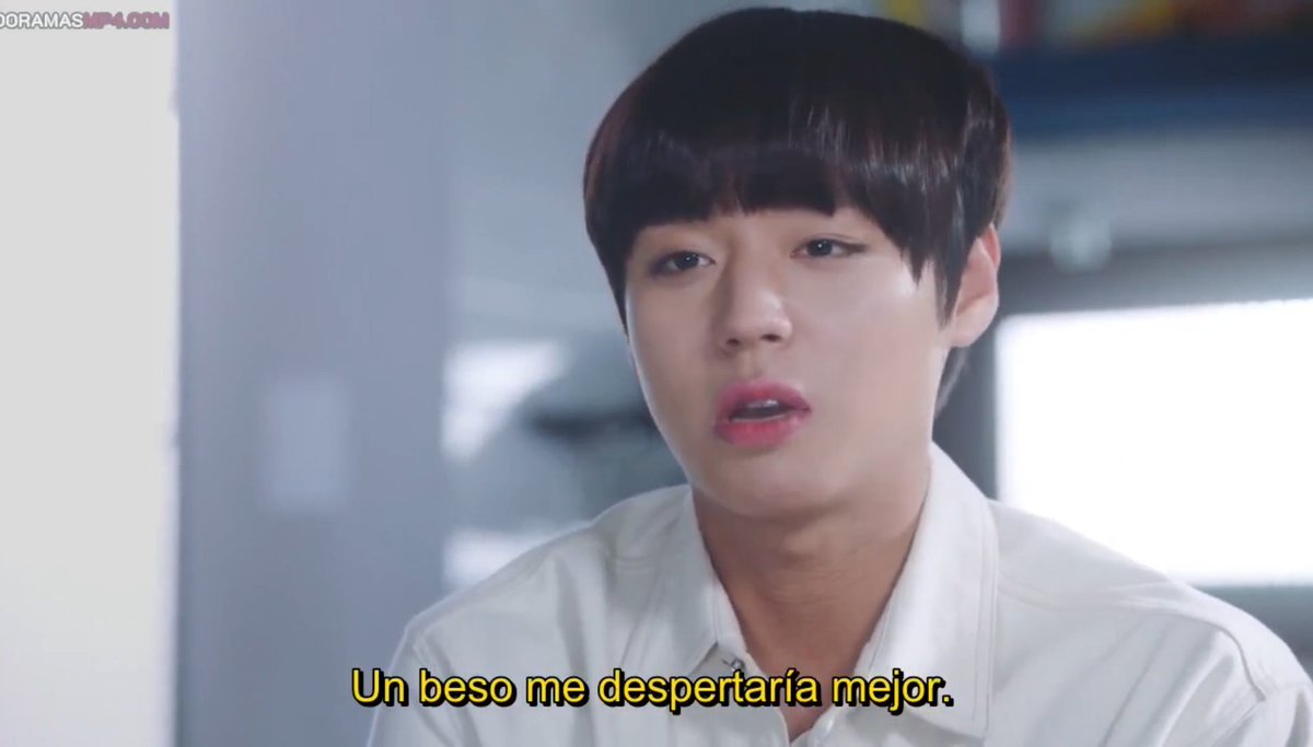 iiforjihoon's tweet image. Joo young quería un beso y Ja rim se lo dió (aunque no sé si es un beso o solo choque de labios,quién sabe) para después aventarlo como si nada JAJAAJAJAAJAJAJAJ pobre 😭

#LoveRevolution #LoveRevolutionEp25