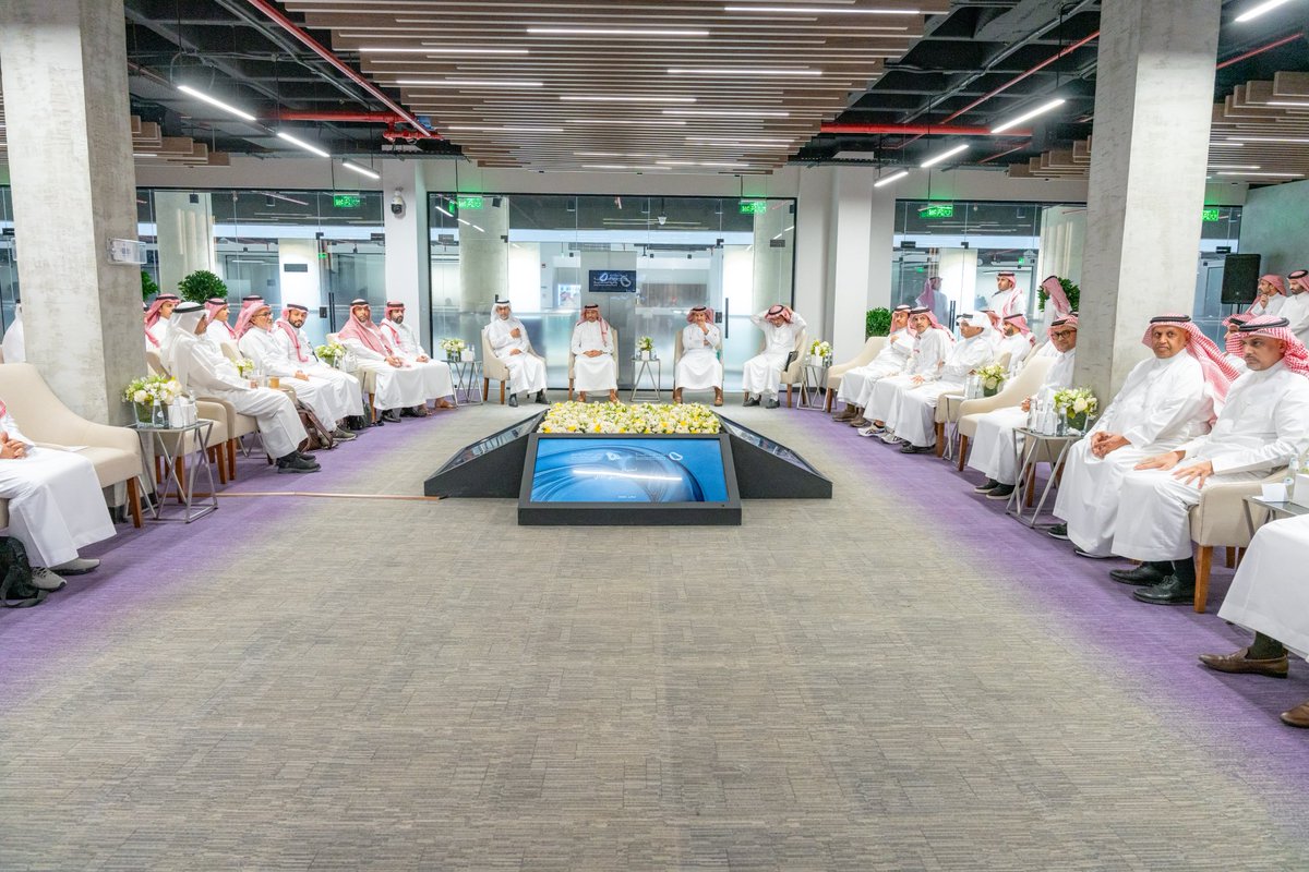 KSAlmudaifer's tweet image. سعدت بمشاركتي مع معالي وزير #الصناعة_والثروة_المعدنية @BAlkhorayef في اجتماع مجلس الشراكة التعديني، الذي يجسد نموذجًا فاعلًا للتواصل المؤسسي بين القطاعين الحكومي والخاص، ويعزز دور الشراكة في رفع تنافسية #قطاع_التعدين وتنظيم مساهمته في الاقتصاد الوطني؛ حيث ناقشنا خلال الاجتماع…