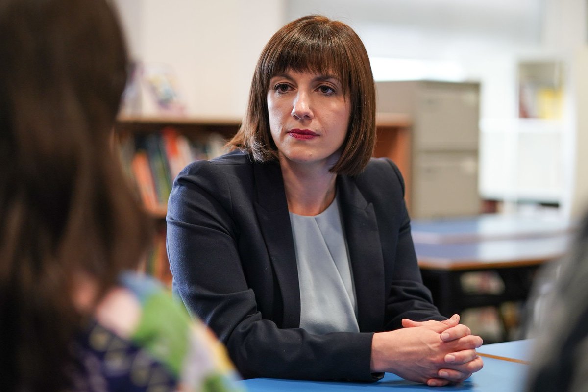 TTRadioOfficial's tweet image. NEW: Bridget Phillipson will take on schools that close before 3.30pm in Labour’s first curriculum review this week, according to the Telegraph.

The Education Secretary is expected to criticise schools that close earlier in the afternoon and refuse to meet the Government’s…