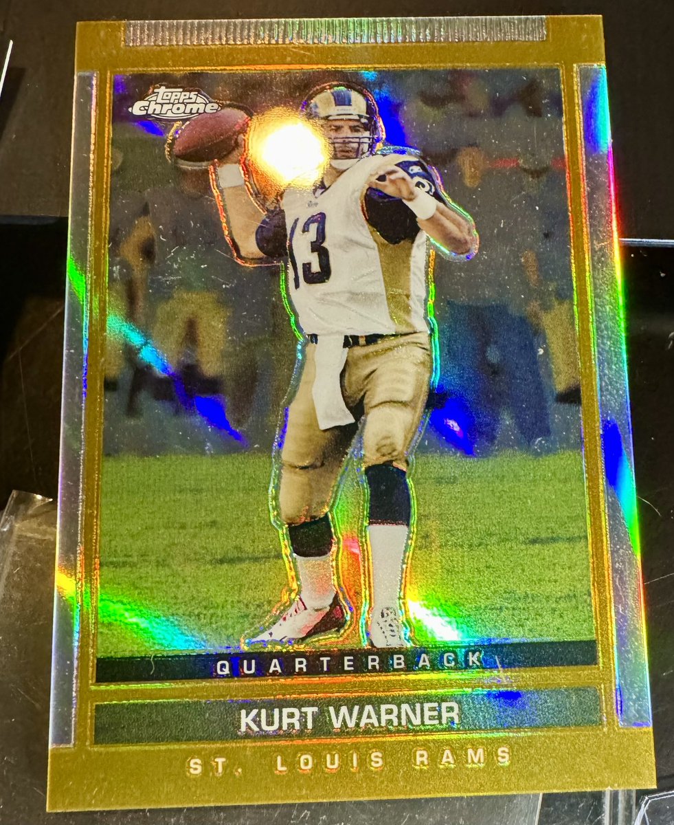 DanModerate's tweet image. Nice mail day today- 

Prizm Barry to /35 and another Kurt Warner Gold Refractor… 

Thanks to @paullydoughnuts for the deal on Mr. Sanders @BarrySanders