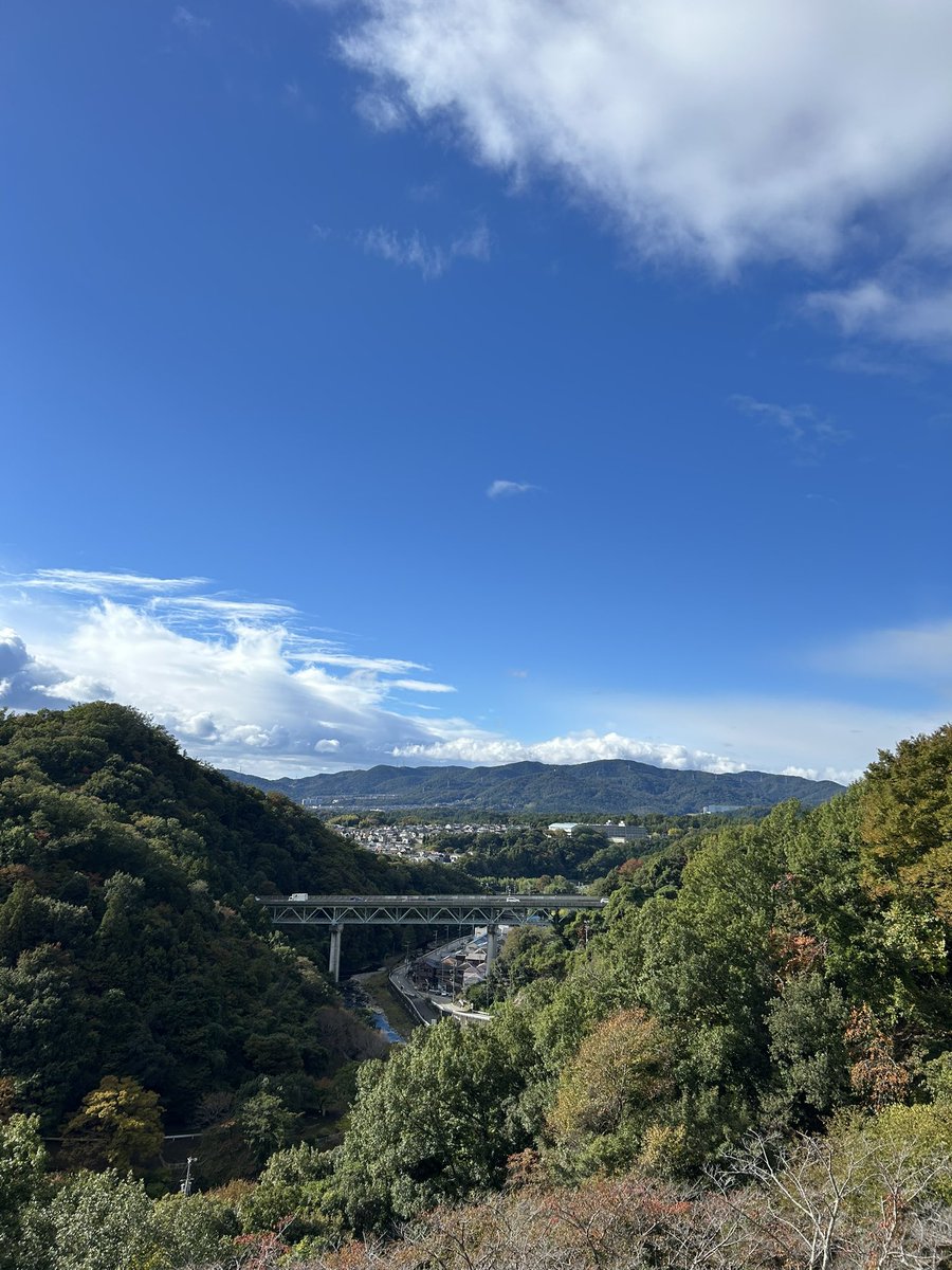 Inlawsunny's tweet photo. 昨日の篠山・一庫プチツーリング🏍️
20分ほど篠山で雨に降られましたが、一庫ダムから南は晴れでした☀️

毎年篠山で黒豆の枝豆を買ってますが、
なかなか高くなってきてますね💸
来年は伊丹のファーマーズマーケット スマイル阪神で良いかな。。。 https://t.co/JP1h96NU4T
