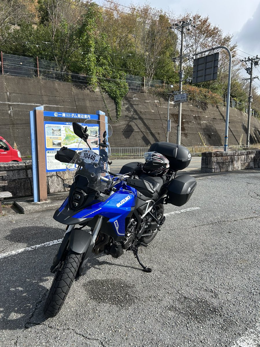 Inlawsunny's tweet photo. 昨日の篠山・一庫プチツーリング🏍️
20分ほど篠山で雨に降られましたが、一庫ダムから南は晴れでした☀️

毎年篠山で黒豆の枝豆を買ってますが、
なかなか高くなってきてますね💸
来年は伊丹のファーマーズマーケット スマイル阪神で良いかな。。。 https://t.co/JP1h96NU4T